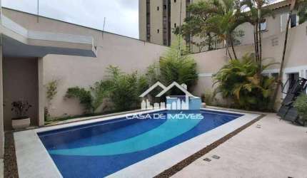 Vende casa com vários ambientes, 4 dormitórios, 5 vagas, piscina e churrasqueira no Real Parque