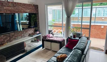 Vende cobertura com 239m², 3 suítes, piscina e espaço gourmet na Vila Andrade.