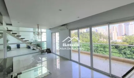 Vende apartamento duplex com 172m², 3 dormitórios sendo 1 suíte, varandão garden, lazer clube, no Panamby.