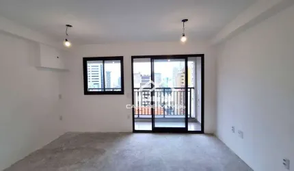 Vende apartamento tipo studio com 26m² com varanda, vista livre, ao lado do metrô Saúde.