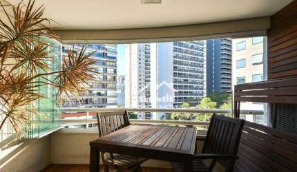 Vende apartamento com 104m², 2 dormitórios e lazer clube, em Moema.