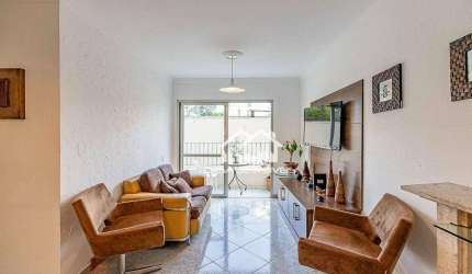 Vende apartamento com 65m², 2 dormitórios sendo 1 suíte e lazer, em Moema.