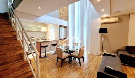 Aluga apartamento duplex mobiliado, com 1 suite com closet, 2 vagas e lazer, no Panamby.