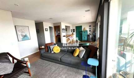 Apartamento de 135m², com 4 quartos sendo 2 suítes e 2 vagas, à venda no Panamby.