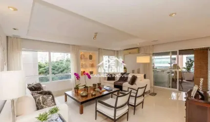Vende apartamento com 243m², alto padrão, com 3 suítes e 4 vagas, em Moema Pássaros.