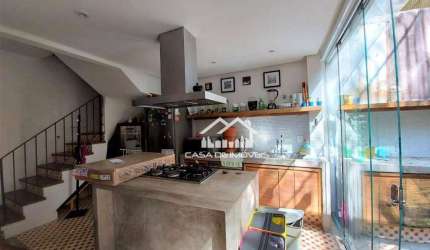 Vende casa em condomínio, 220m²,  4 dormitórios, 2 suítes, 2 vagas e espaço gourmet, na Vila Andrade.