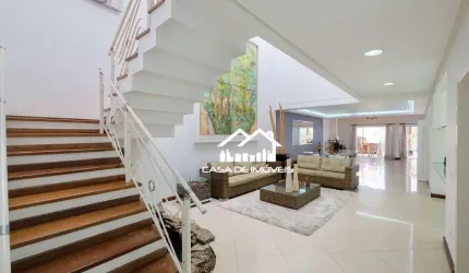 Vende casa tipo sobrado com 400m², piscina, espaço gourmet, 4 suítes e muito conforto, no Planalto Paulista.