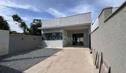Casa Nova de Alto Padrão com Piscina e 03 Dormitórios sendo 01 suíte