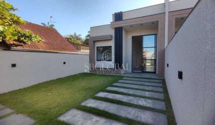 Casa em ótima localização com 03 quartos no Balneário Cambiju em Itapoá/SC!