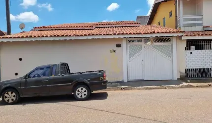 Casa com 2 dormitórios à venda, 157 m² por R$ 900.000,00 - Jardim Alvinópolis - Atibaia/SP
