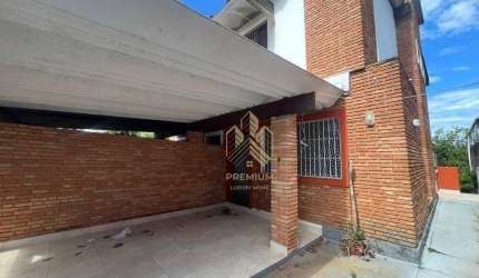 Casa com dois dormitórios no Alvinópoli