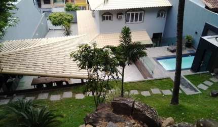 Luxuosa e Imponente casa em Bangu – Rua Tangará da Serra