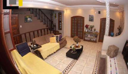CASA DE 360 M² CONSTRUÍDOS E 250 M² DE TERRENO COM 2 SUÍTES - BAIRRO CIDADE NOVA - JUNDIAÍ - SP *ACEITA PERMUTA POR CHÁCARA*