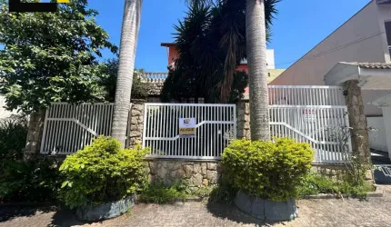 CASA COM 362 M² DE ÁREA CONSTRUÍDA COM 4 DORMITÓRIOS, SENDO 2 SUÍTES NO JARDIM PAULISTA EM JUNDIAÍ - SP
