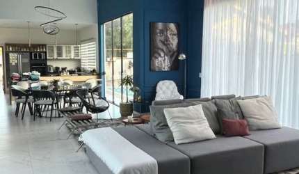 CASA COM 1000 M² DE TERRENO COM 3 SUÍTES NO CONDOMÍNIO TERRA CAXAMBU EM JUNDIAÍ - SP