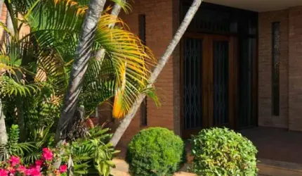 CASA COMERCIAL DE 440M² DE ÁREA CONSTRUÍDA COM 6 SALAS NA VILA MUNICIPAL-ACEITA PERMUTA EM IMÓVEL OU CARRO-JUNDIAÍ-SP