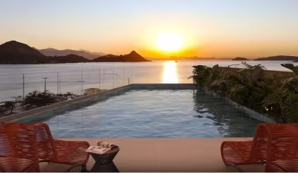 BELÍSSIMO APARTAMENTO FRENTE MAR