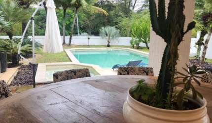 Casa a Venda Condomínio Malibu 4 Suítes totalmente Mobiliada Barra da Tijuca