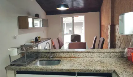 Casa com piscina de  3 quartos à venda em Piratininga - RJ