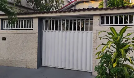 Casa de 3 quartos  com 1 quitinete 390mil Bento Ribeiro