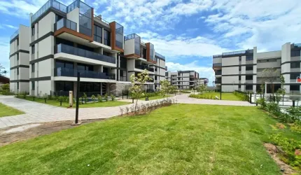 Excelente apartamento de 4 quartos, varanda ampla e lazer completo para família em Muro Alto. Não Perca!