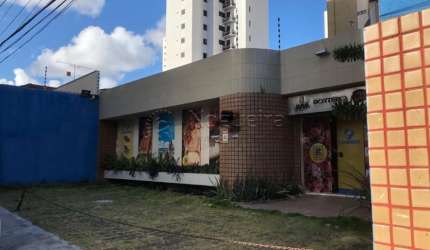 Excelente ponto comercial amplo no bairro do Espinheiro próximo a Agamenon Magalhães
