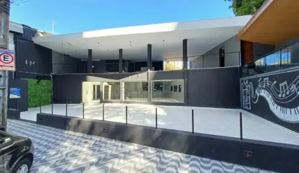 Prédio comercial ampla com excelente localização no bairro do Derby.