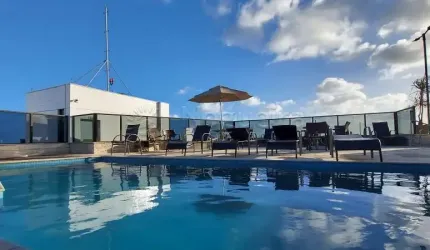 Excelente apartamento de 1 quarto localizado em Boa Viagem com piscina com ótima vista.