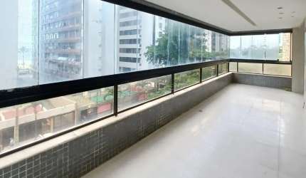 Excelente apartamento localizado na avenida Boa Viagem com 246,20m² | 4 Quartos sendo 3 suítes | 3 Vagas cobertas