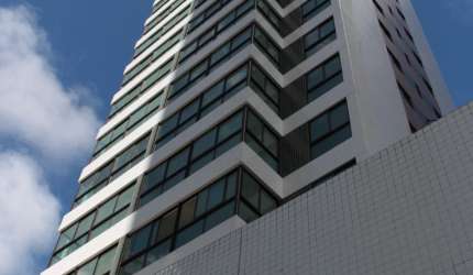 APARTAMENTO COM 03 QUARTOS CASA AMARELA
