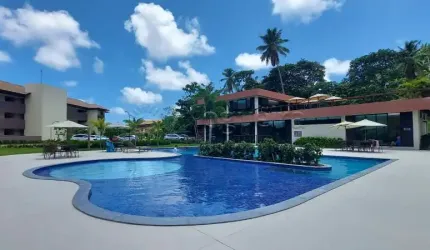 Excelente apartamento com varanda, 2 quartos e totalmente mobiliado localizado na praia dos Carneiros