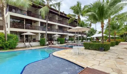 Excelente apartamento mobiliado localizado à beira mar de Muro Alto, com 2 quartos, varanda e lazer completo