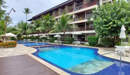 Excelente apartamento duplex de 2 quartos, varanda e vaga na garagem na praia de Muro Alto