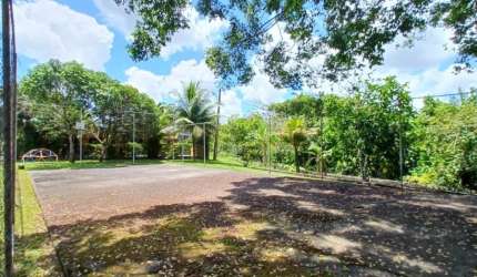 Excelente casa em condominio localizado em Aldeia com 175m².