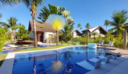 Excelente Bangalô mobiliado localizado na praia de Muro Alto, com 240,00m² de área útil.