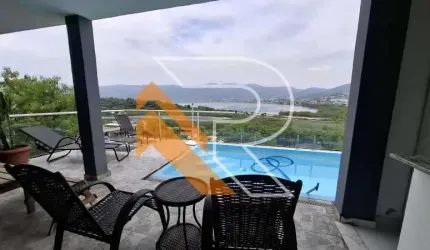 Casa com 4 quartos para alugar na Rua Achylles de Albuquerque Oliveira, Camboinhas, Niterói, 284 m2 por R$ 8.900