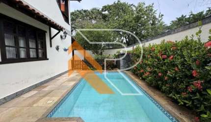 Casa com 3 quartos à venda na Rua Professor Álvaro Caetano, Camboinhas, Niterói, 212 m2 por R$ 1.800.000