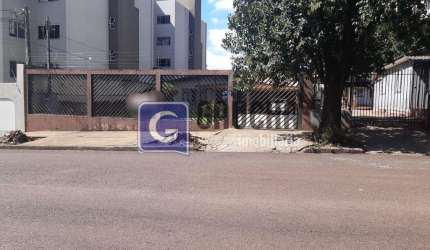 2 Terrenos na região central ambos medindo 15X40 com 600m²