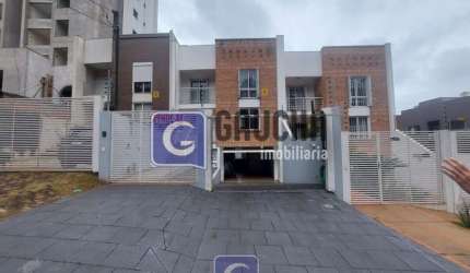 Sobrado Triplex no bairro Country