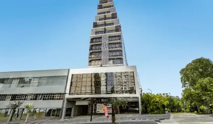 Edifício Comercial de Alto Padrão no Boa Vista/Cabral - Salas Disponíveis a Poucos Minutos do Centro Cívico