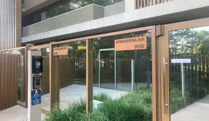 Apartamento padrão Cyrela mobiliado no Menino Deus
