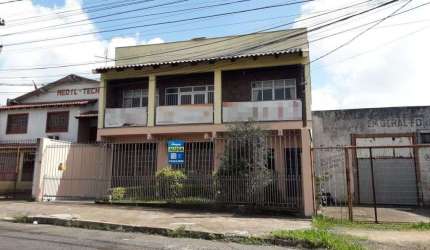 Casa Comercial Espaçosa à Margem da RS 020 - Gravataí