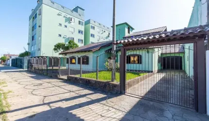 Casa com 4 Dormitórios e Quintal Amplo: O Lar Perfeito para Sua Família!