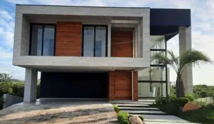 Viva o Luxo e Conforto em 452m² de Puro Requinte: 4 Suítes e Área de Lazer Completa