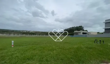Terreno Exclusivo na Quadra de Entrada: A Fundação Perfeita para sua Casa dos Sonhos
