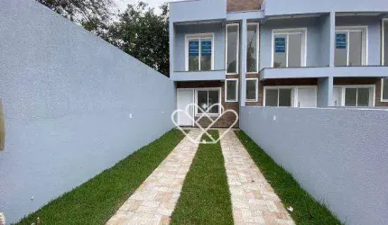 Sobrado Charmoso no Bairro Bom Sucesso: 2 Dormitórios e 2 Vagas de Garagem