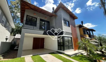 Casa de Alto Padrão no Condomínio Reserva da Aldeia com Piscina e Área Gourmet