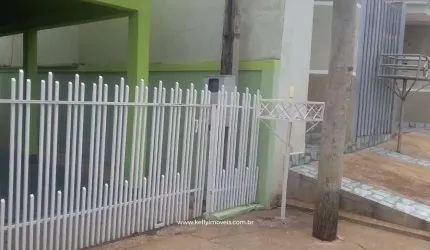 casa com churrasqueira e quintal grande Paulicélia