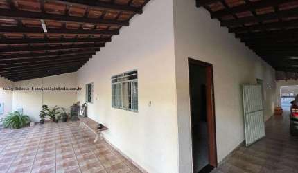 Casa para Venda em Martinópolis, jardim o Pioneiro, 3 dormitórios, 2 banheiros, 6 vagas