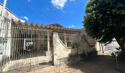 Casa para Venda em Presidente Prudente, Parque São Judas Tadeu, 2 dormitórios, 1 banheiro, 2 vagas